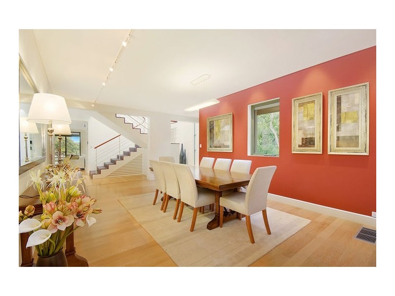 classic style dining room