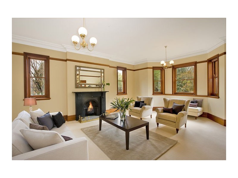 classic style living room