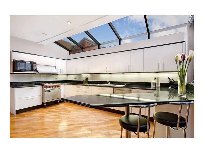contemporary style kitchen