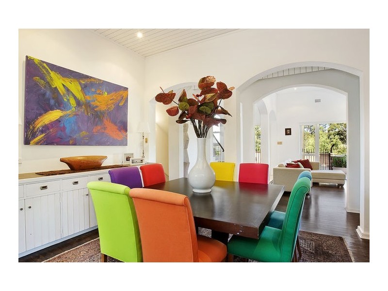 beach style style dining room