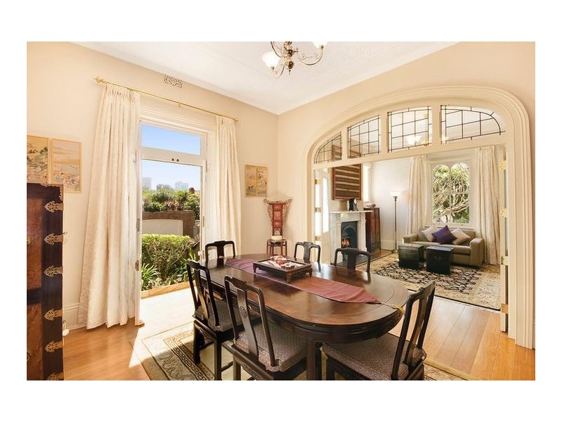 classic style dining room