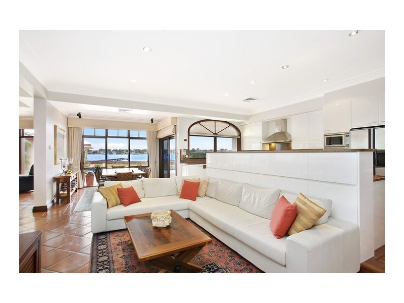 beach style style living room