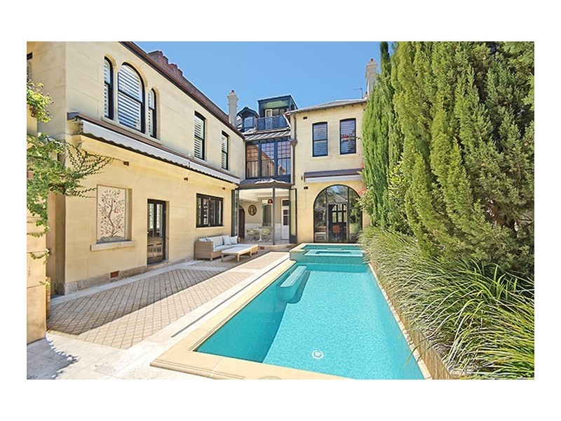 classic & elegant garden style landscape