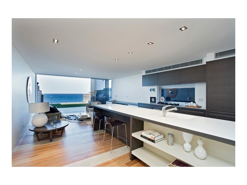 contemporary style kitchen