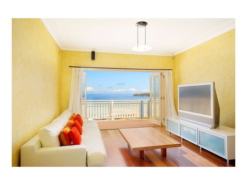 beach style style living room