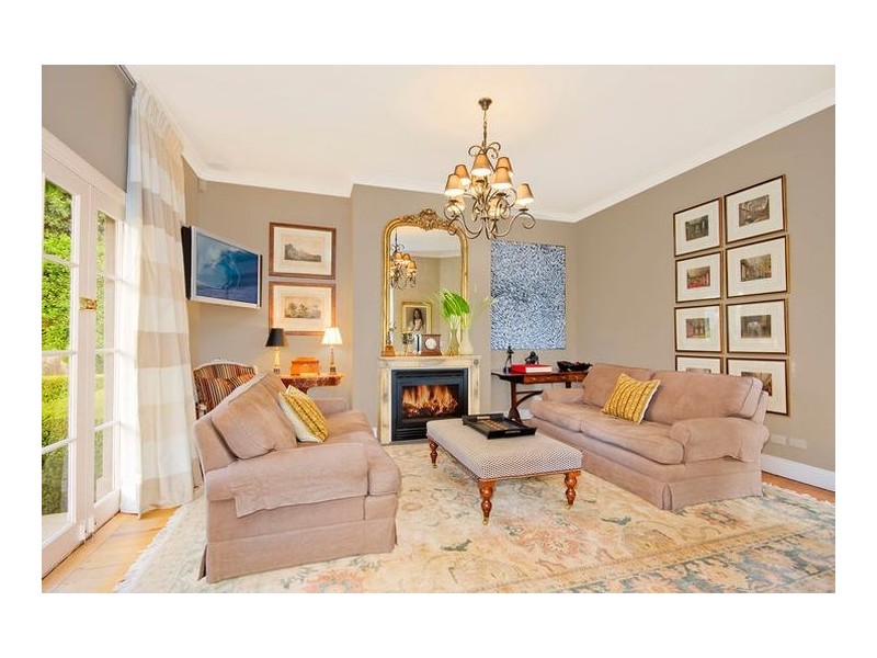 classic style living room