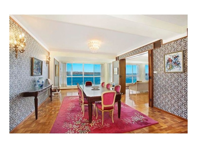 classic style dining room