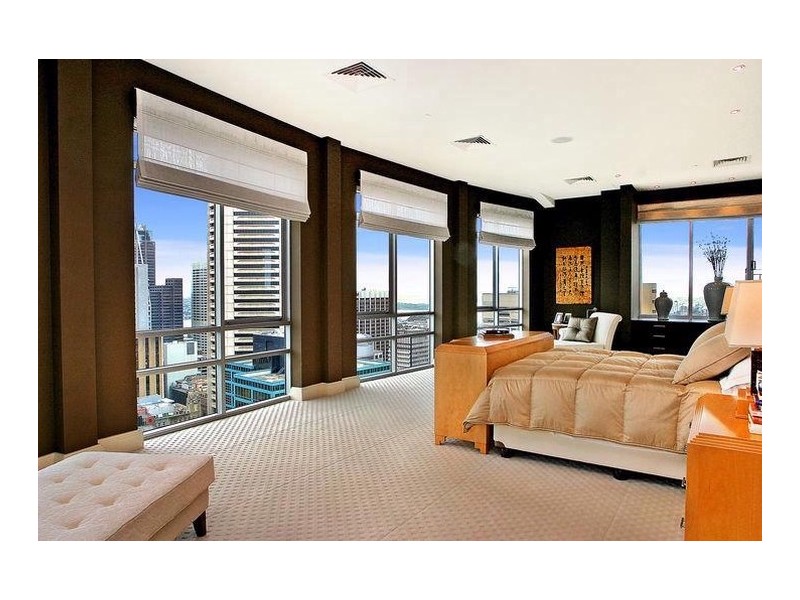 contemporary style bedroom