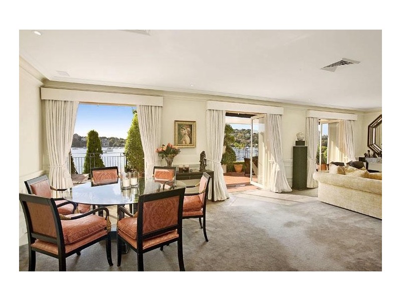 classic style dining room