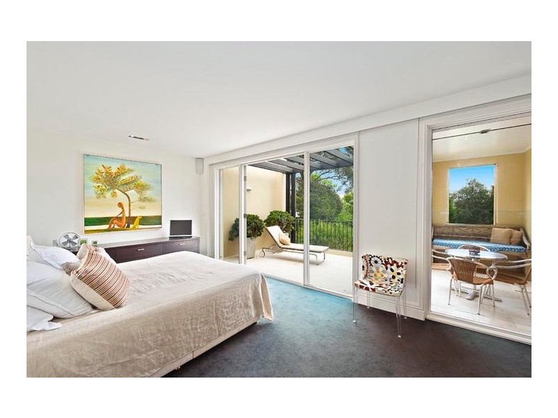 classic style bedroom