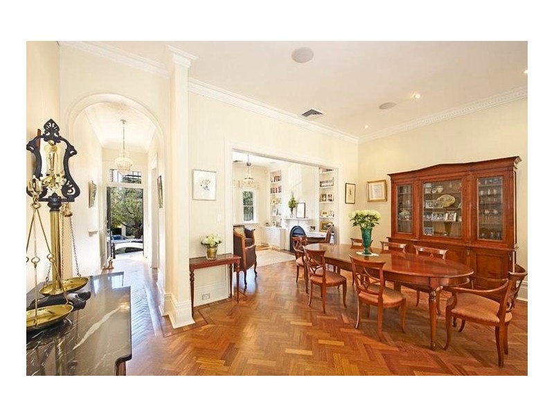 classic style dining room