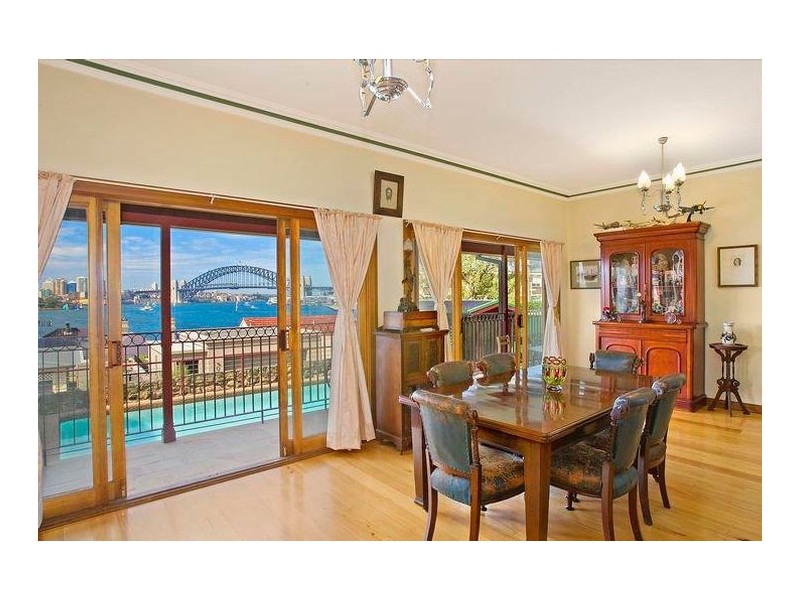 classic style dining room