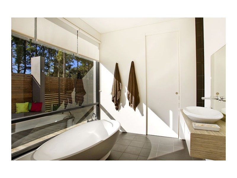 contemporary style bathroom