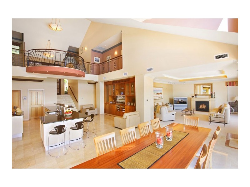 classic style dining room