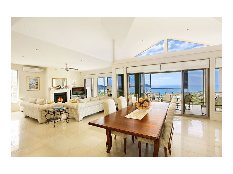 classic style dining room