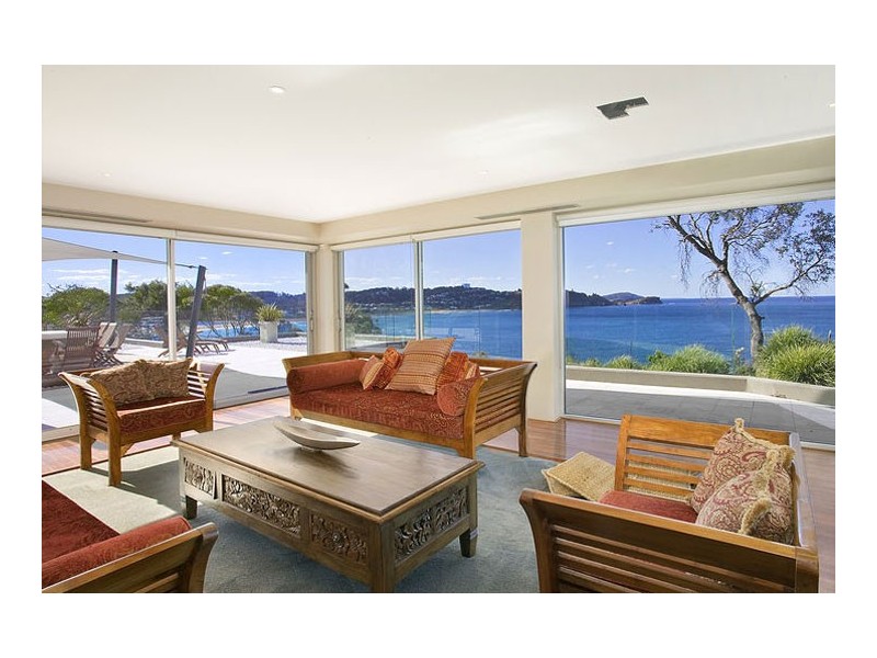 contemporary style living room