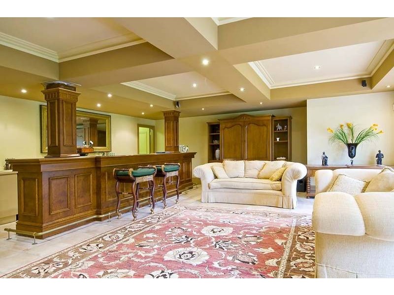 classic style living room