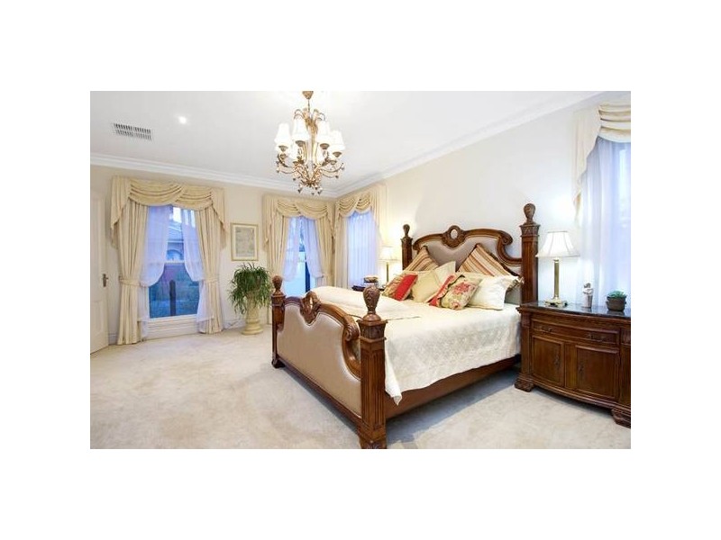 classic style bedroom