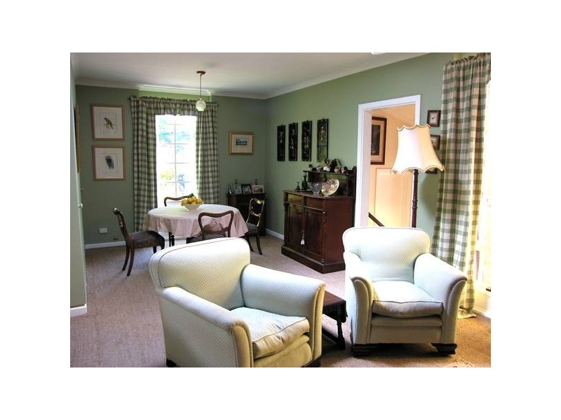 classic style living room