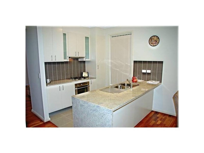 contemporary style kitchen