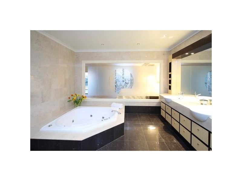 contemporary style bathroom
