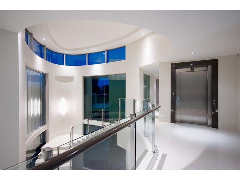 contemporary style kitchen