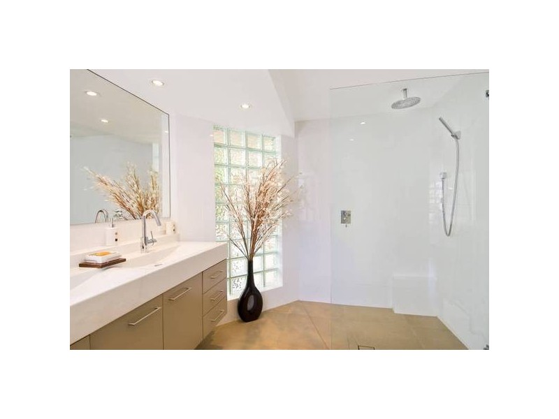 contemporary style bathroom