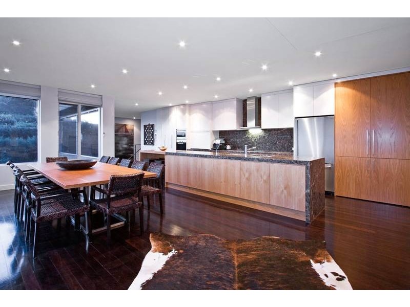 contemporary style kitchen