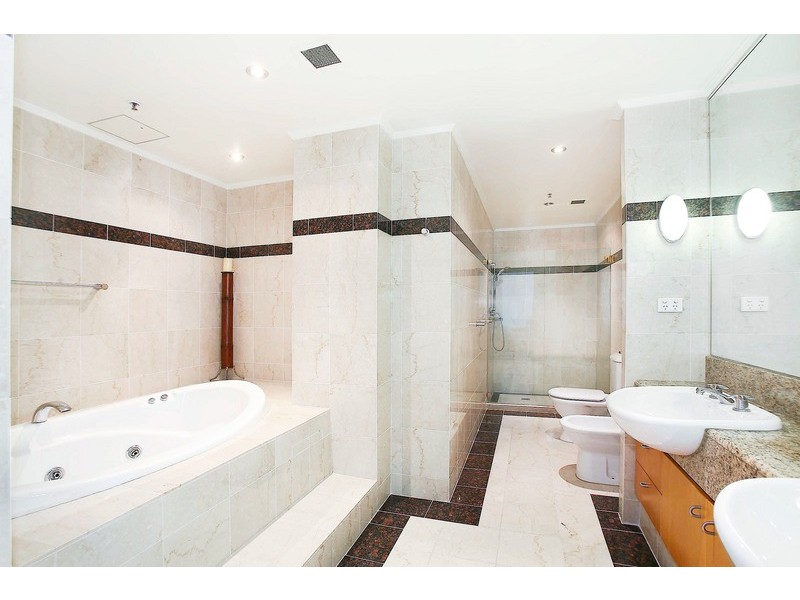 contemporary style bathroom