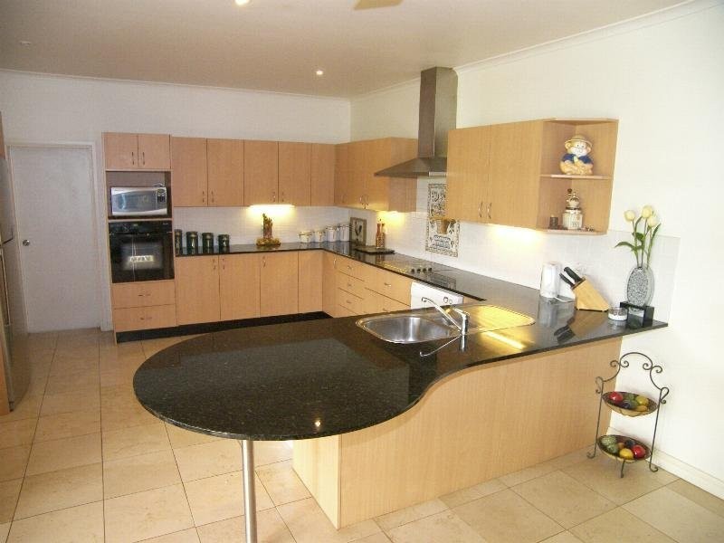 contemporary style kitchen