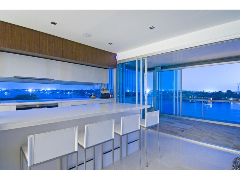 contemporary style kitchen