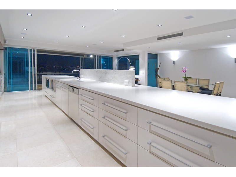 contemporary style kitchen