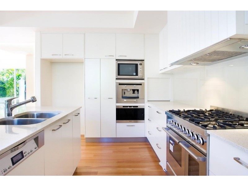 contemporary style kitchen