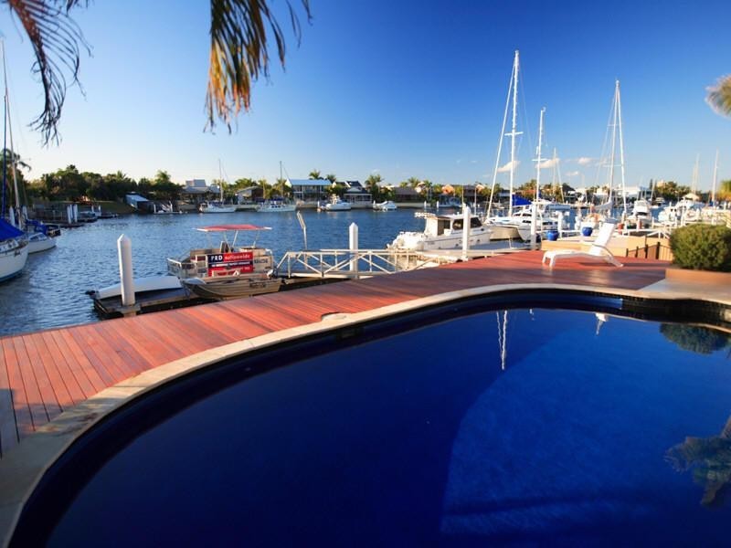 contemporary style living room