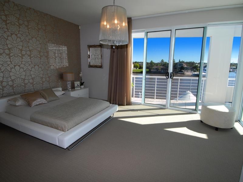 classic style bedroom