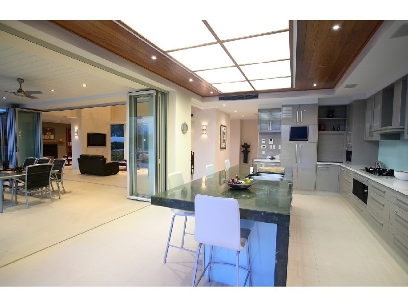 contemporary style kitchen