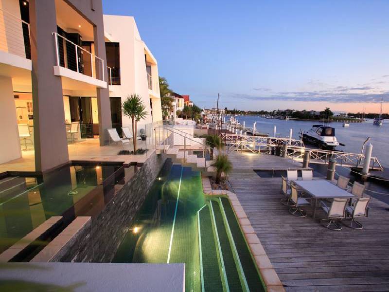 waterfront garden style landscape