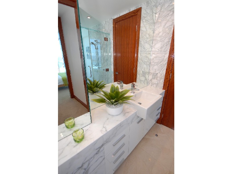 contemporary style bathroom