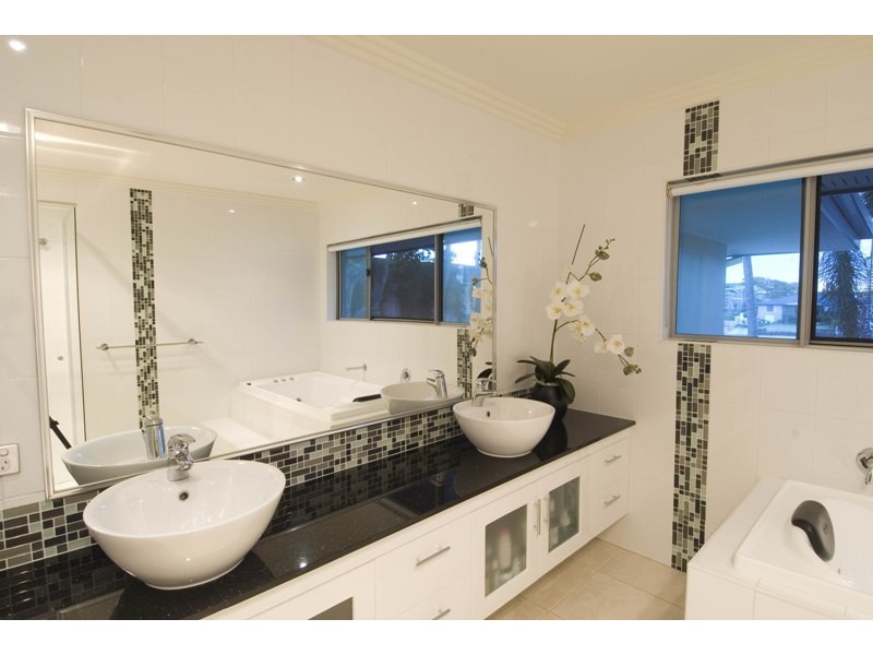 contemporary style bathroom