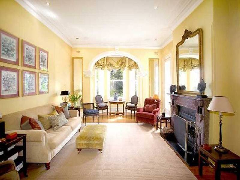 classic style living room