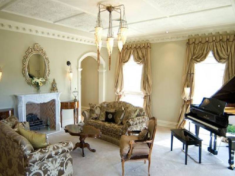 classic style living room