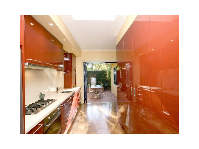 contemporary style kitchen