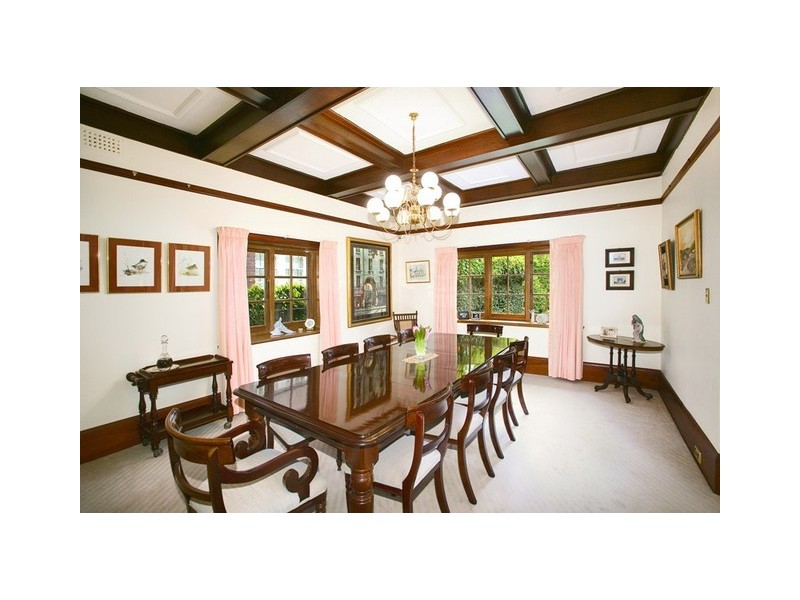 classic style dining room