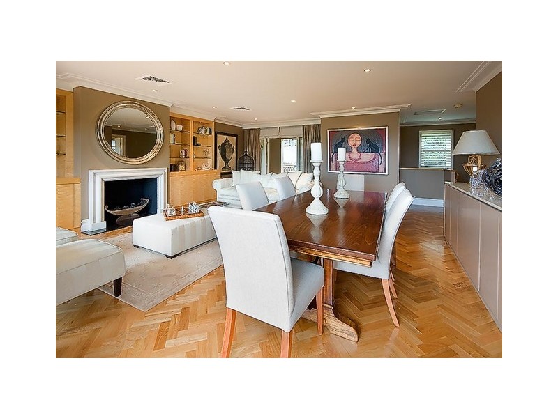 classic style dining room