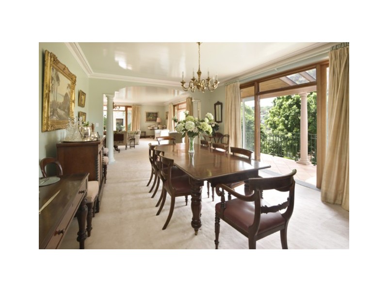 classic style dining room