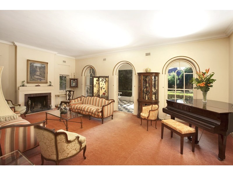 classic style living room