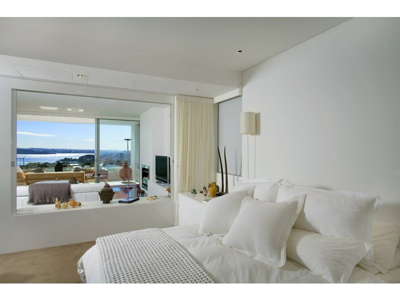 contemporary style bedroom