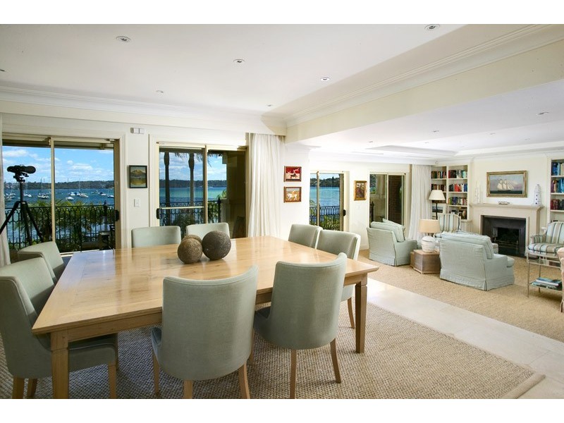 classic style dining room