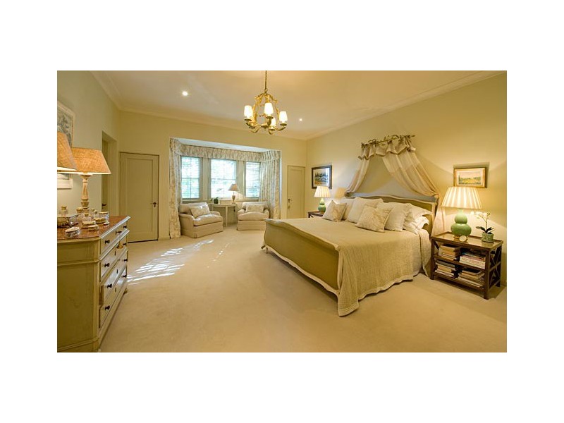 classic style bedroom