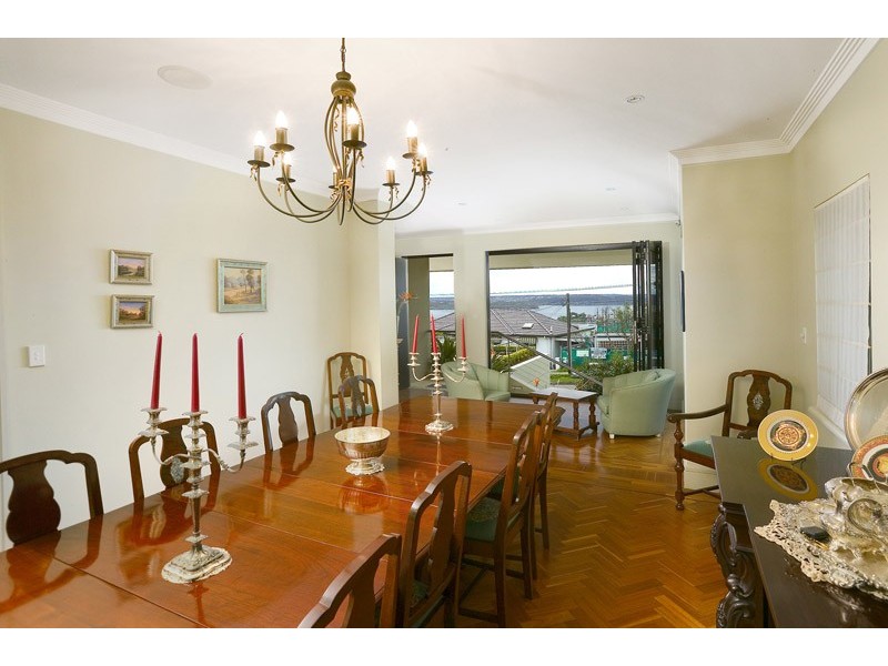 classic style dining room
